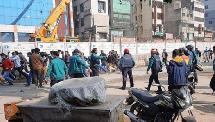 রাজধানীতে পুলিশ-বিএনপি সংঘর্ষ