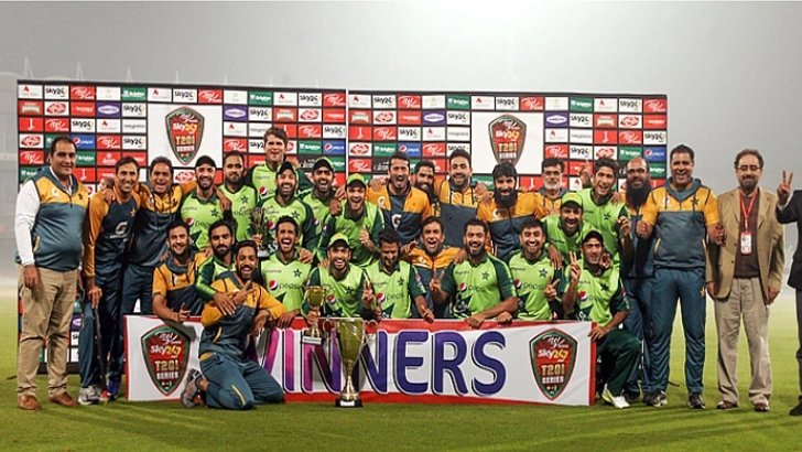 বিশ্বের প্রথম দল হিসেবে অনন্য রেকর্ড গড়ল পাকিস্তান