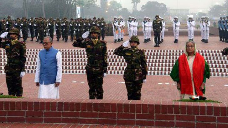 জাতীয় স্মৃতিসৌধে প্রেসিডেন্ট ও প্রধানমন্ত্রীর শ্রদ্ধা নিবেদন