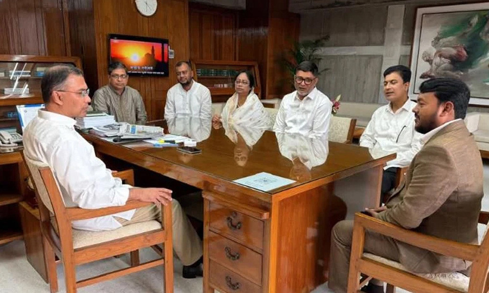 প্রধানমন্ত্রীর সঙ্গে নতুন ৫ প্রশাসকের সাক্ষাৎ