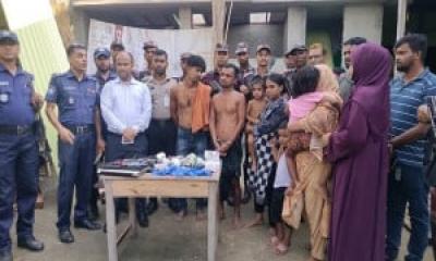 বাড়ির চারপাশে সিসি ক্যামেরায় বসিয়ে রমরমা মাদক ব্যবসা, আটক ৫