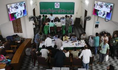 জাকসু নির্বাচনের এবার কেন্দ্রীয় সংসদের ভোট গণনা শুরু
