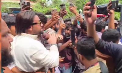 রবীন্দ্রনাথের গ্রাফিতিতে কালি: আটক ৪ জনকে রাষ্ট্রদ্রোহ মামলায় গ্রেপ্তার দেখাল পুলিশ