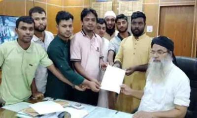 নীলফামারী সরকারি কলেজে শিক্ষা প্রকৌশল ভবন নির্মাণে শিক্ষার্থীদের বাঁধা