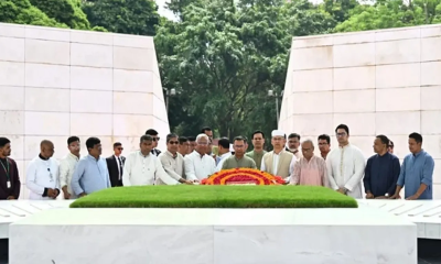 জিয়াউর রহমানের সমাধিতে শ্রদ্ধা জানালেন প্রধানমন্ত্রী