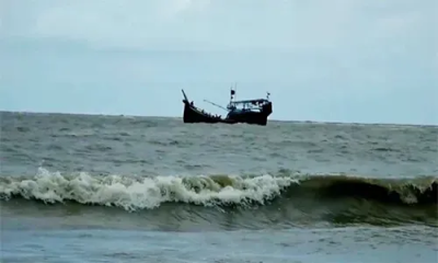 বঙ্গোপসাগরে ট্রলারডুবি: ১৪ জেলে নিখোঁজ