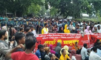 এবার বকেয়া বেতনের দাবিতে পোশাক শ্রমিকদের ‘মার্চ টু যমুনা’