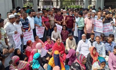 এবার পুলিশের বাধায় সচিবালয় থেকে ফিরে নগর ভবনের সামনে