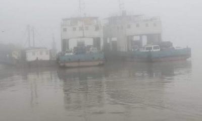 কুয়াশায় দৌলতদিয়া-পাটুরিয়া নৌরুটে ফেরি চলাচল বন্ধ
