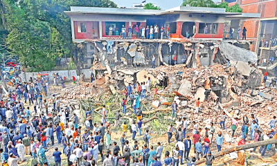 সারাদেশের ৩৫ জেলায় ফ্যাসিবাদের বাড়ি ভাঙচুর-আগুন