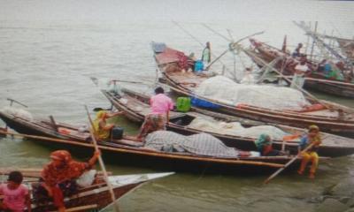 ইলিশ ধরতে আজ মধ্যরাতেই নামবে জেলেরা