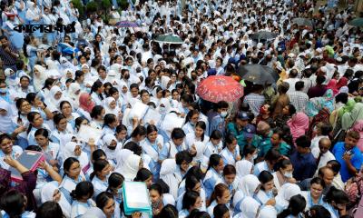 এইচএসসির প্রথম দিনে ১৯৭৫৯ পরীক্ষার্থী অনুপস্থিত, বহিষ্কার ৪৩