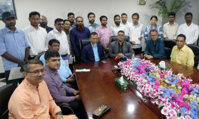​ইস্ট ওয়েস্ট মিডিয়ার ১৭ সাংবাদিককে বসুন্ধরা গ্রুপের বিশেষ সম্মাননা