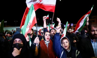 যুদ্ধবিরতিতেবাঁধভাঙা উল্লাসে রাস্তায় নেমেছেন ইরানিরা