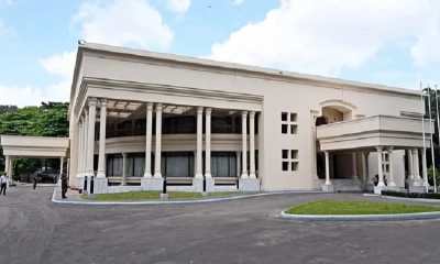 প্রায় ১৯ মাস পর যমুনা ছাড়লেন ড. ইউনূস