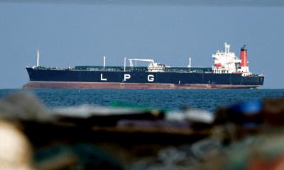 ইরান যুদ্ধের মধ্যেই প্রতিদিন ১৩৯ মিলিয়ন ডলার আয় করছে