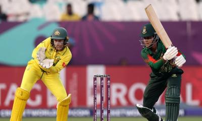 অস্ট্রেলিয়াকে ১৯৯ লক্ষ্য দিল টাইগ্রেসরা