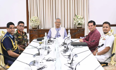 প্রধান উপদেষ্টার সঙ্গে ৩ বাহিনীর প্রধানের সাক্ষাৎ, নির্বাচন প্রস্তুতি নিয়ে আলোচনা