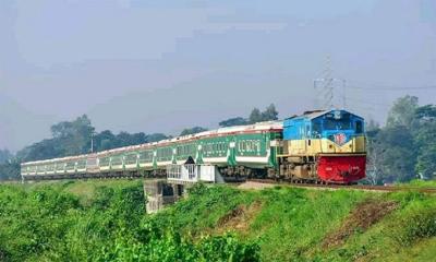 করোনা সতর্কে ঈদের ফিরতি যাত্রায় সবাইকে মাস্ক পরার অনুরোধ রেলপথ মন্ত্রণালয়ের