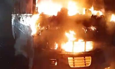 মানিকগঞ্জে স্কুলবাসে রাতে আগুন, দগ্ধ চালকের অবস্থা আশঙ্কাজনক