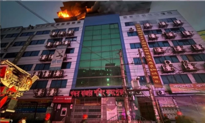 গুলিস্তানে বাণিজ্যিক ভবনের আগুন নিয়ন্ত্রণে