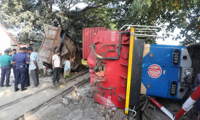 এবার লরির ধাক্কায় উল্টে পড়লো ট্রেন, চাপা পড়ে নিহত ১
