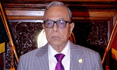 সাবেক রাষ্ট্রপতি আবদুল হামিদ দেশে ফিরেছেন