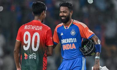 টস জিতে ভারতের সাথে বোলিংয়ে বাংলাদেশ