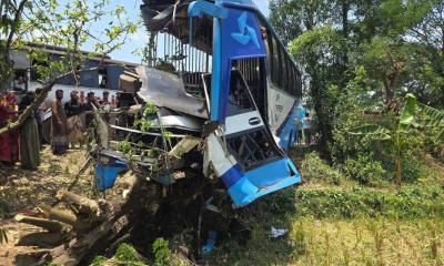 চট্টগ্রামের লোহাগাড়ায় দুই বাসের মুখোমুখি সংঘর্ষে প্রাণ গেল ৫ জনের, আহত ৫০