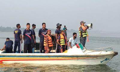 দৌলতদিয়ায় ফেরি থেকে পরে বাসডুবিতে আরও একজন নিখোঁজ, তৃতীয় দিনের মতো উদ্ধার অভিযান চলছে