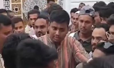 চট্টগ্রামের সাবেক মেয়র মনজুরুল আলমের বাসায় গিয়ে তোপের মুখে হাসনাত