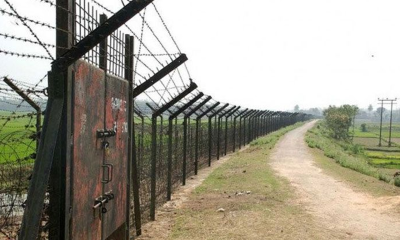 বাংলাদেশি ২ জন ধরে নেওয়ায় গ্রামবাসীরাও দুই ভারতীয় আটক করেছে
