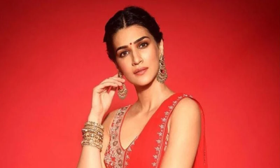 কৃতি এবার সেরা অভিনেত্রীর পুরস্কার পেয়েও বিব্রত