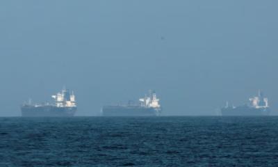 ইরানের ড্রোন হামলায় কুয়েতে ডুবল তেলবাহী ট্যাংকার