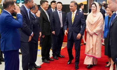 বেইজিংয়ে প্রধানমন্ত্রীকে গার্ড অব অনার ও লাল গালিচা সংবর্ধনা