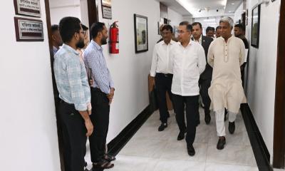 সচিবালয়ে প্রধানমন্ত্রীর ঝটিকা পরিদর্শন