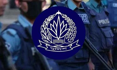 পুলিশের ১৩ কর্মকর্তাকে বাধ্যতামূলক অবসর