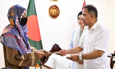 প্রধানমন্ত্রীর সঙ্গে শহিদ সেনাসদস্যদের পরিবারের সাক্ষাৎ, আর্থিক সহায়তা