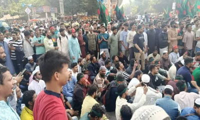 ওসমান হাদির হত্যার প্রতিবাদে উত্তাল শাহবাগ