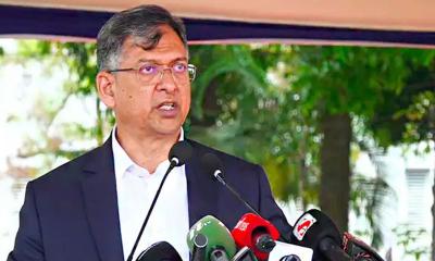 বর্তমান পোশাকে সন্তুষ্ট নয় পুলিশ : স্বরাষ্ট্রমন্ত্রী