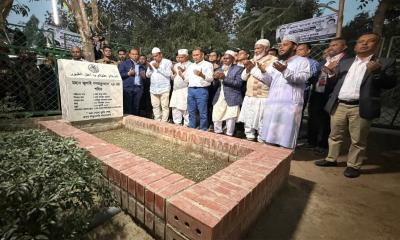 রংপুরে শহীদ আবু সাঈদের কবর জিয়ারত করলেন তারেক রহমান