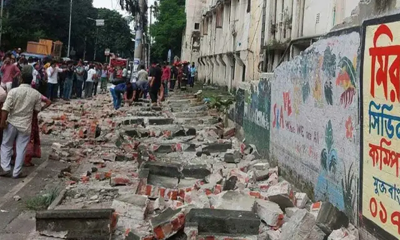 রাজধানীতে টিসিবির পণ্য কেনার সময় দেয়াল ধস, নিহত ২