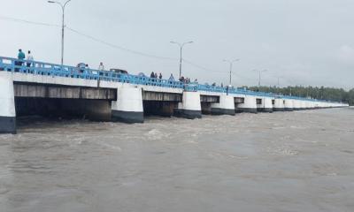 এবার বিপৎসীমার নিচে নেমেছে তিস্তার পানি, বাড়ছে ভাঙন আতঙ্ক