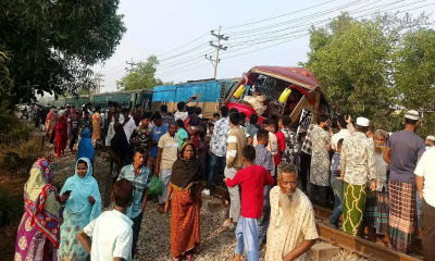 কুমিল্লায় ট্রেন দুর্ঘটার উদ্ভারকাজ শেষে রেল যোগাযোগ স্বাভাবিক