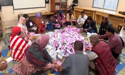 সারাদেশে উৎসব-উৎকণ্ঠার মিশেলে শেষ হলো ভোটগ্রহণ, চলছে গণনা