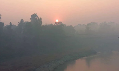 পঞ্চগড়ে কনকনে শীতে কাঁপছে মানুষ