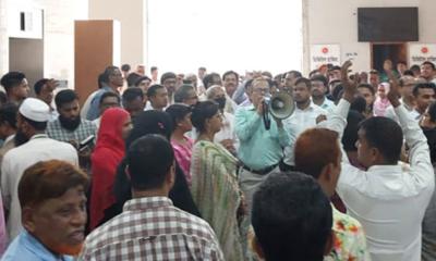 আবারও বিভিন্ন দাবিতে সচিবালয়ে কর্মচারীদের বিক্ষোভ