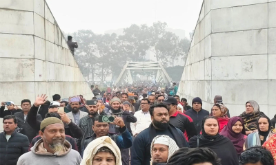 বেগম খালেদা জিয়ার কবর জিয়ারত করতে মানুষের ঢল