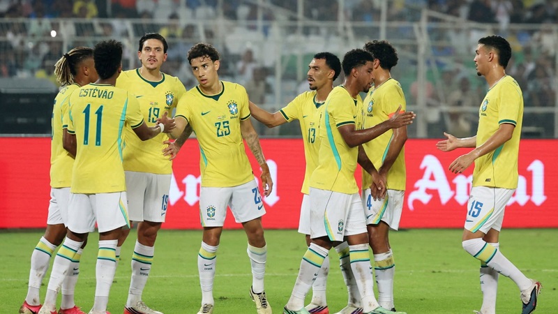 ভারতের জালে এক হালি ব্রাজিলের