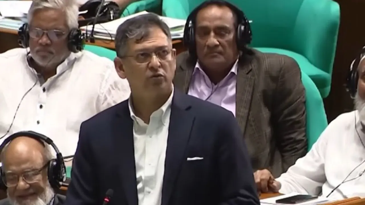 ইসলামী ব্যাংক ইসলাম নয়, জামায়াতে ইসলামীও ইসলাম নয় : সংসদে স্বরাষ্ট্রমন্ত্রী